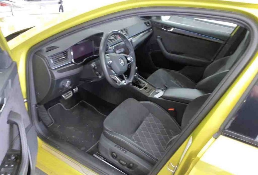 Skoda Superb Superb Combi 2.0 TDI DSG Pano/AHK/19/UPE56/ Spor