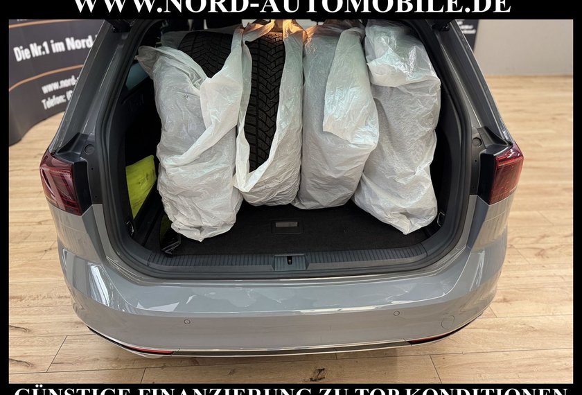 Volkswagen Passat Variant Passat Variant R-Line 2.0 TSI Dig.Cockpit/18/Nav