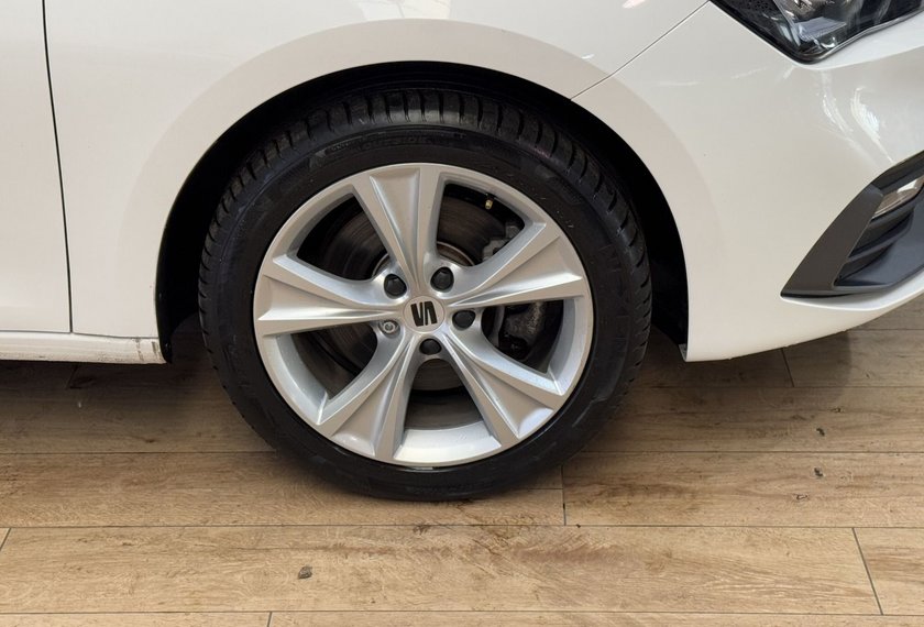 Seat Leon Leon FR e-HYBRID DSG Navi*LED*PDC*17''*