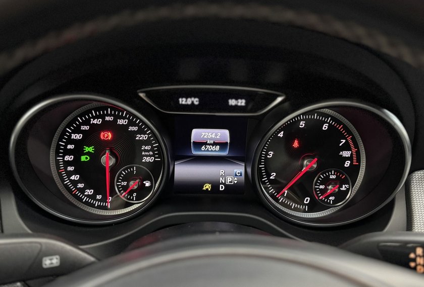 Mercedes-Benz CLA 180 CLA 180 Coupé *LED*Navi*Kamera*AHK*17Z-AMG*