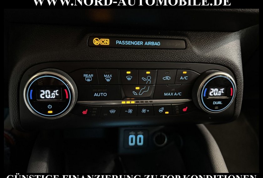 Ford Focus Focus Turnier 1.5 EB Titanium *LED*AHK*KAM*SHZ*