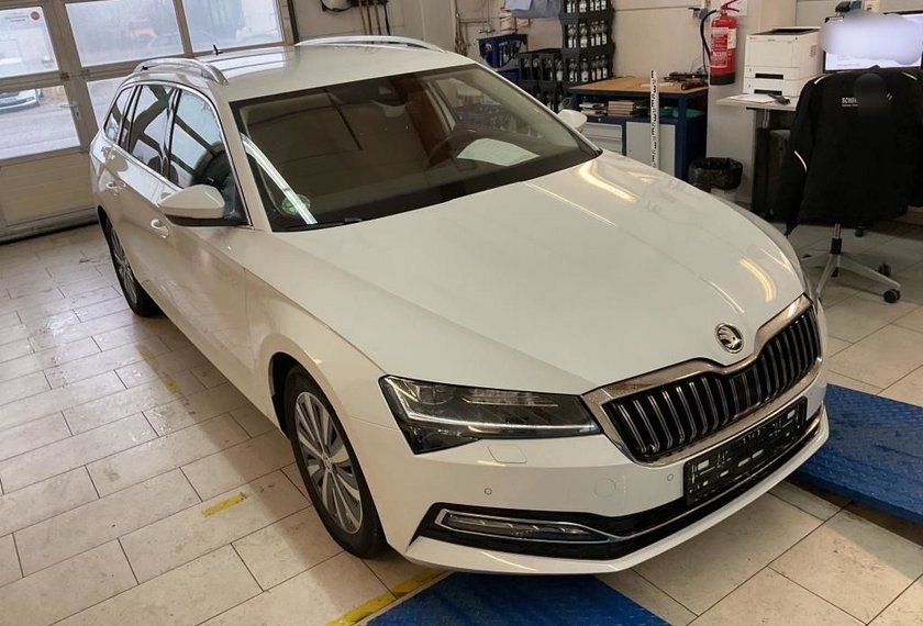 Skoda Superb Superb Combi Style 2.0 TDI DSG Navi/LED/Virt.Coc
