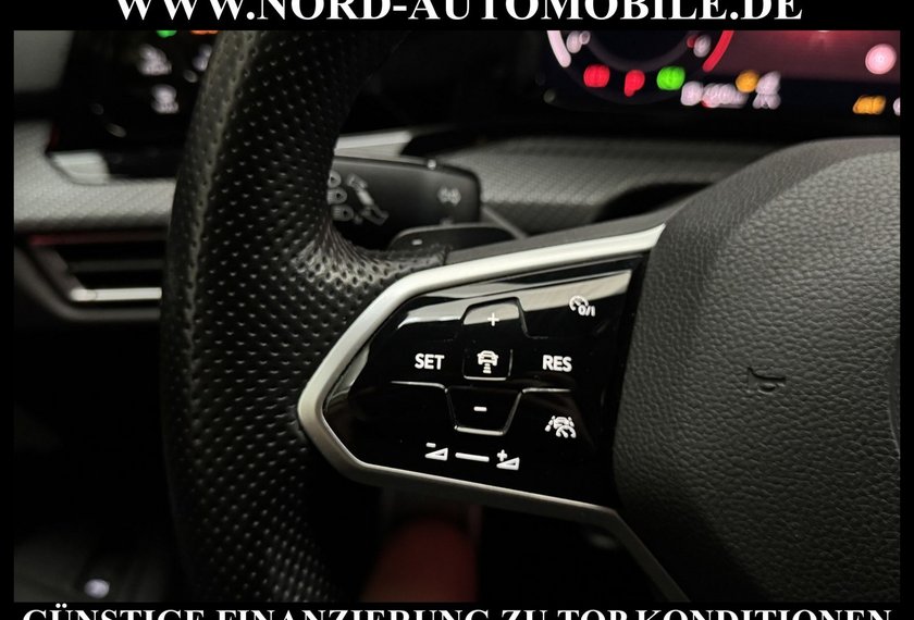 Volkswagen Golf Golf Variant R-Line Black Style 1.5 eTSI DSG