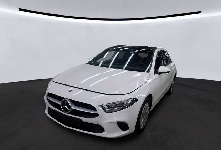 Mercedes-Benz A 180 A 180d Panorama/Navi/Tempomat