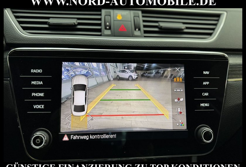 Skoda Superb Superb iV Limousine Style 1.4 TSI DSG Side&amp;Lane