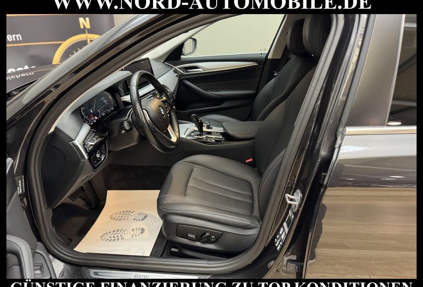 BMW 520 520 d Touring xDrive *LED*AHK*Luft*ParkAss*Leder