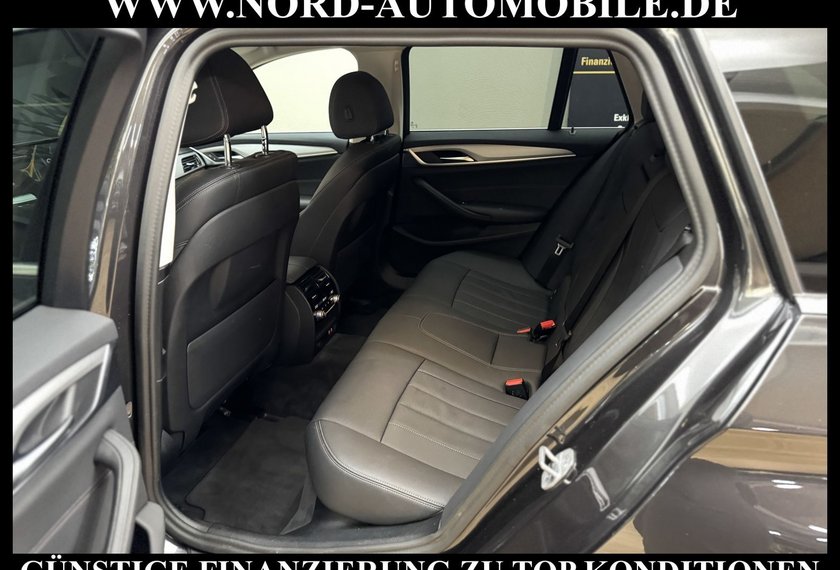 BMW 520 520 d Touring xDrive *LED*AHK*Luft*ParkAss*Leder