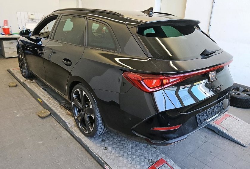 Cupra Leon Leon SP VZ 1.4 TSI e-HYBRID DSG AHK/KAmera/19/