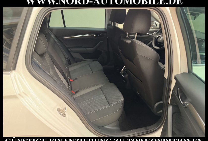 Skoda Octavia Octavia Combi 2.0 TDI DSG Style *MATRIX*ACC*HUD*