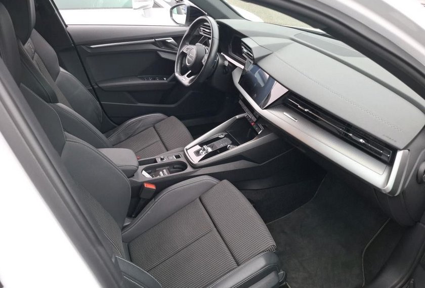 Audi A3 A3 Sportback S-Line 1.5 35 TFSI Virt.Cockpit/18