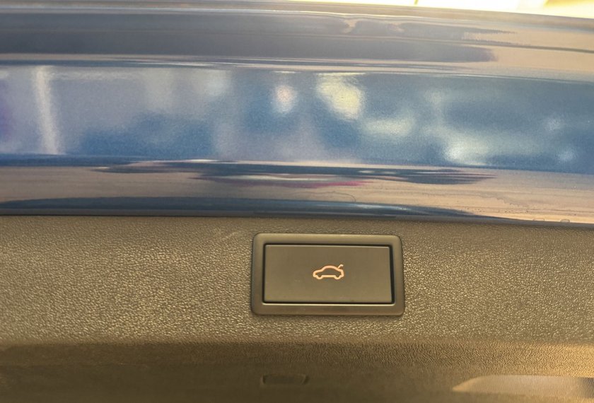 Skoda Enyaq Enyaq iV Suite Leder/Pano/AHK/Wärmepumpe/