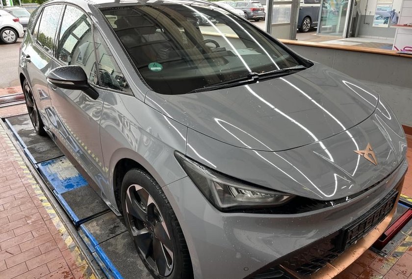Cupra Born Born 170KW Kamera/Navi/LED/ACC/19