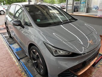 Cupra Born Born 170KW Kamera/Navi/LED/ACC/19
