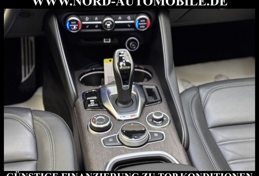 Alfa Romeo Giulia Giulia 2.2 JTDM LUSSO TI *PANO*LEDER*ACC*UPE:56*