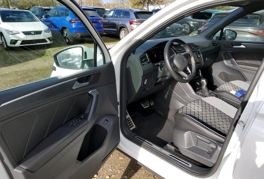 Volkswagen Tiguan Tiguan 2.0 TSI R-Line 4MOT Side&amp;Lane/Matrix/19