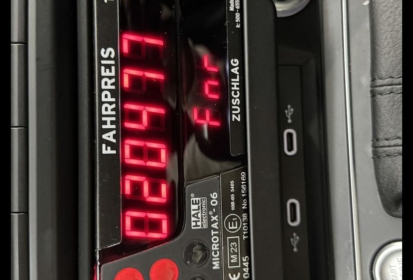 Volkswagen Touran Touran 2.0 TDI DSG Taxi 7-Sitzer/SIDE&amp;LANE/LED