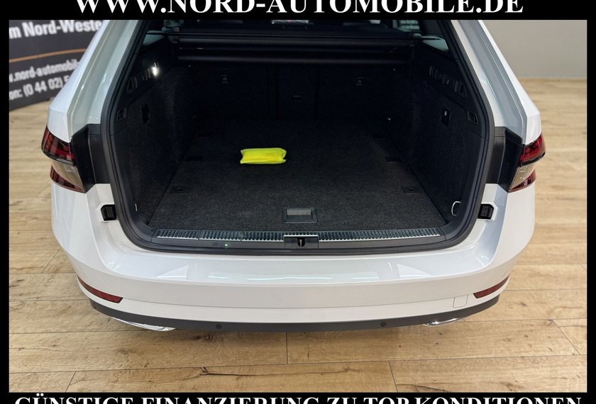 Skoda Superb Superb Combi 2.0 TSI DSG SportLine AHK/Pano/19/