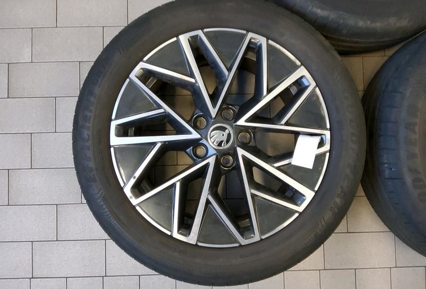 Skoda Octavia Octavia Combi Ambition 2.0 TDI DSG Matrix/ACC/17