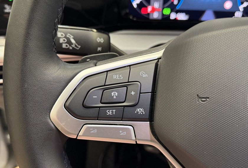 Volkswagen Golf Golf Variant Life 1.5 eTSI DSG AHK/Navi/LED/