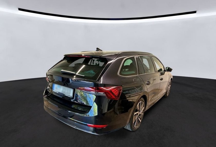 Skoda Octavia Octavia Combi Sportline 2.0 TDI DSG HeadUp/AHK/
