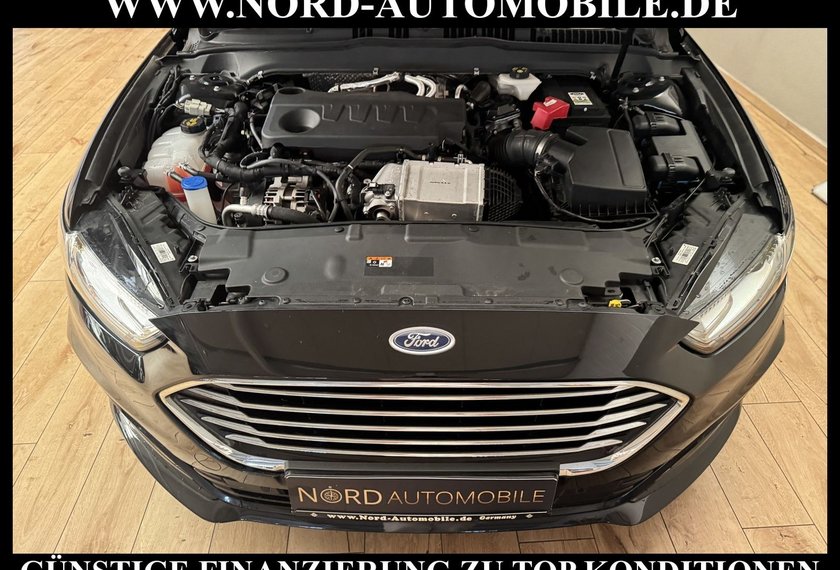 Ford Mondeo Mondeo Lim. 2.0 EB Titanium *LEDER*ACC*PANO*LED*