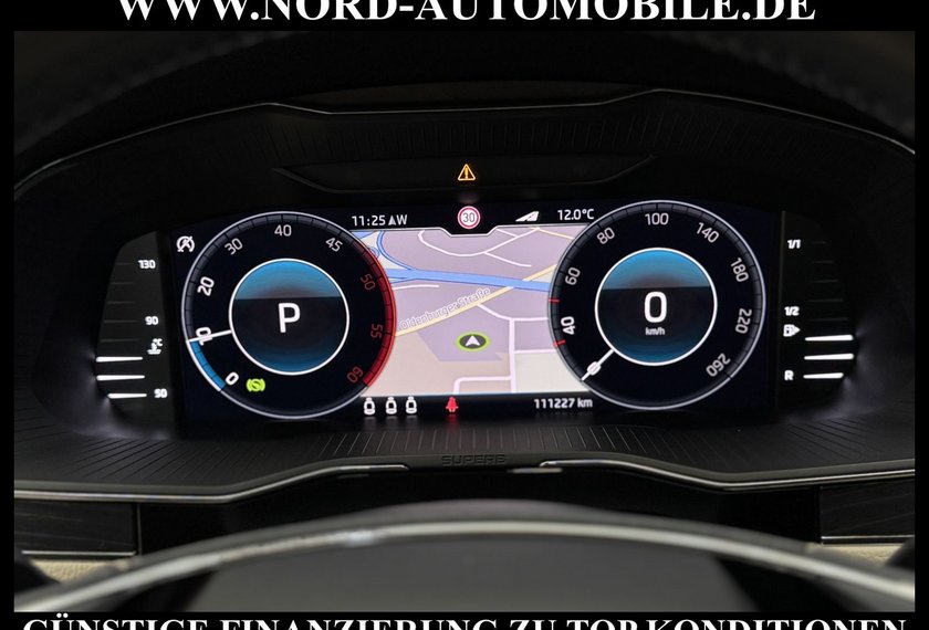 Skoda Superb Superb Combi 2.0 TDI DSG Premium *AHK*Pano*StHz*