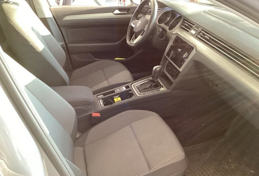 Volkswagen Passat Variant Passat Variant Conceptline 2.0 TDI DSG AHK/Kamer