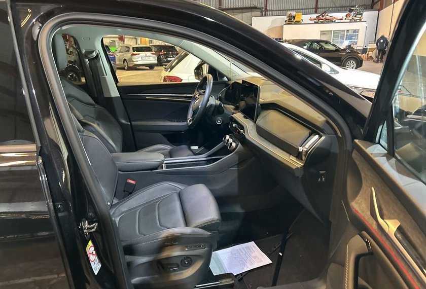 Skoda Kodiaq Kodiaq Selection 2.0 TDI DSG Leder/AHK/StHz/18