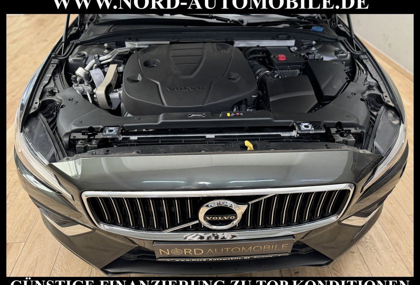 Volvo V60 V60 Kombi D4 Inscription *LEDER*STHZ*KAM*MEGA-KM