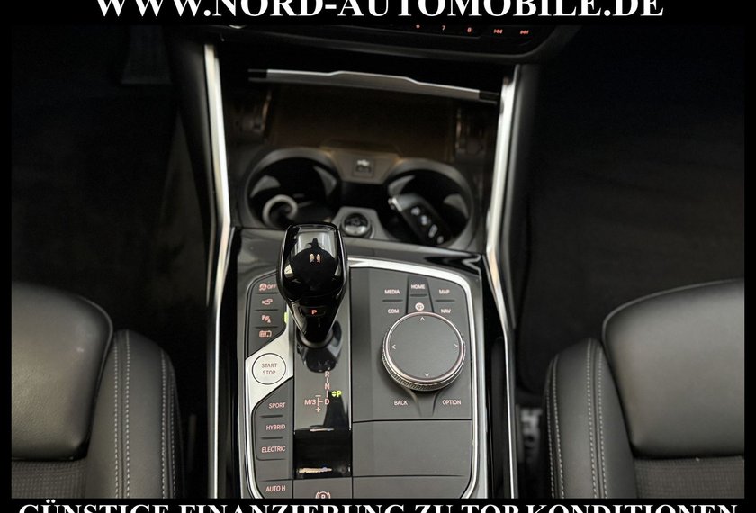 BMW 330 330 e Touring Sport Line *LED*AHK*ParkAss+*LiveC