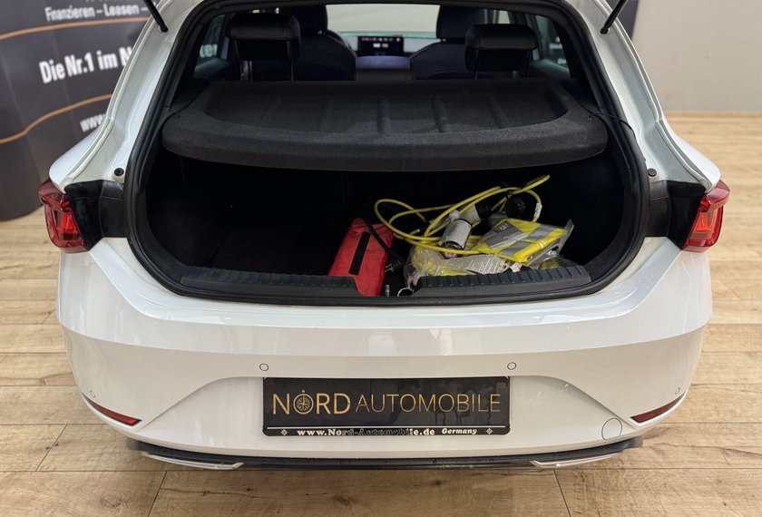 Seat Leon Leon 1.4 TSI e-HYBRID DSG Kamera/Navi/LED/18/ FR