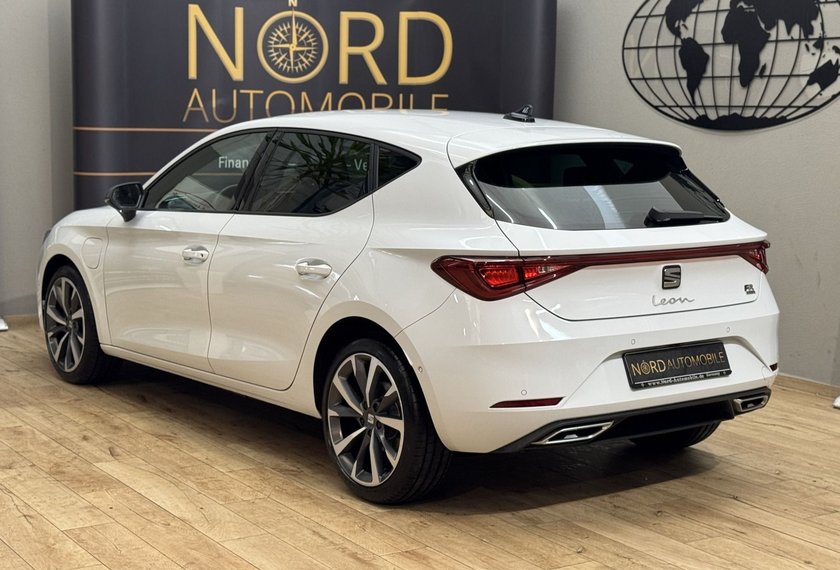 Seat Leon Leon 1.4 TSI e-HYBRID DSG Kamera/Navi/LED/18/ FR