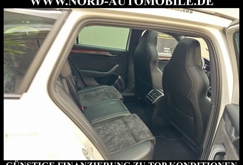 Skoda Superb Superb Combi 2.0 TSI DSG SportLine AHK/Pano/19/