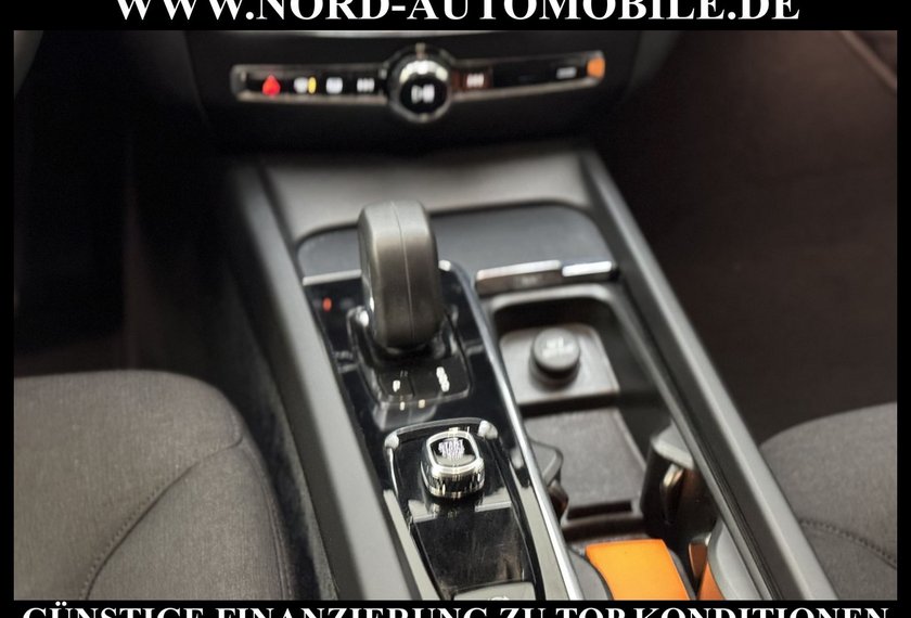 Volvo V60 V60 Kombi B3 B Momentum *LED*Navi*Kamera*SHZ*17Z