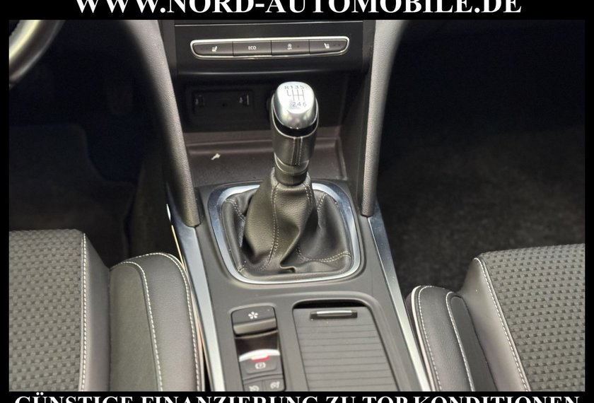 Renault Megane Megane IV Lim. BLUE dCI 115 BOSE EDITION*18ZOLL*