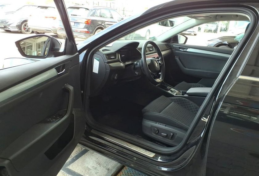 Skoda Superb Superb Combi 2.0 TDI Ambition DSG Navi/Virt.Cock