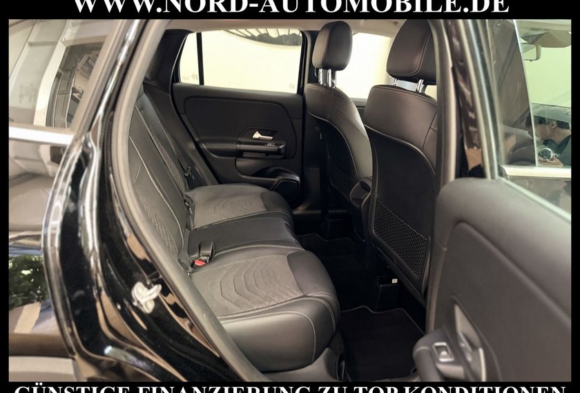 Mercedes-Benz GLA 180 GLA 180 d Style LED*AHK*Kamera*Ambiente*EasyPack