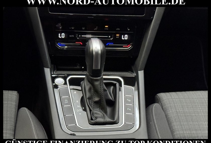 Volkswagen Passat Variant Passat Variant R-Line 2.0 TSI Dig.Cockpit/18/Nav