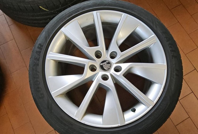 Skoda Superb Superb Scout Combi 2.0 TDI DSG Kamera/Virt.Cockp