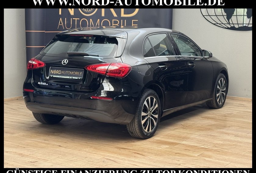 Mercedes-Benz A 250 A 250 e DCT STYLE *UPE:45*NAV*KAM*17Z*LEDER*