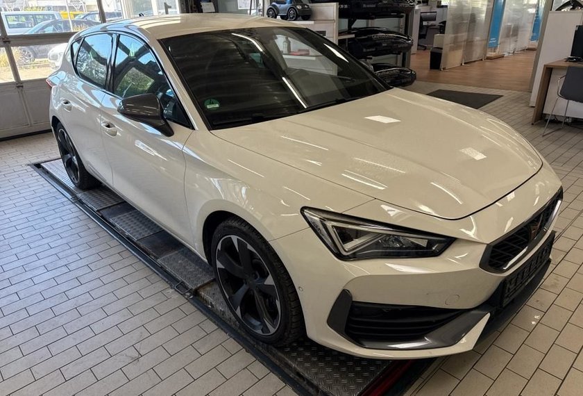 Cupra Leon Leon 2.0 TSI DSG Kamera/ACC/18/Navi/LED