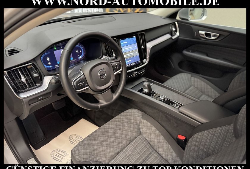 Volvo V60 V60 Kombi B4 Core *AHK*ACC*LED*4xSHZ*UPE:57