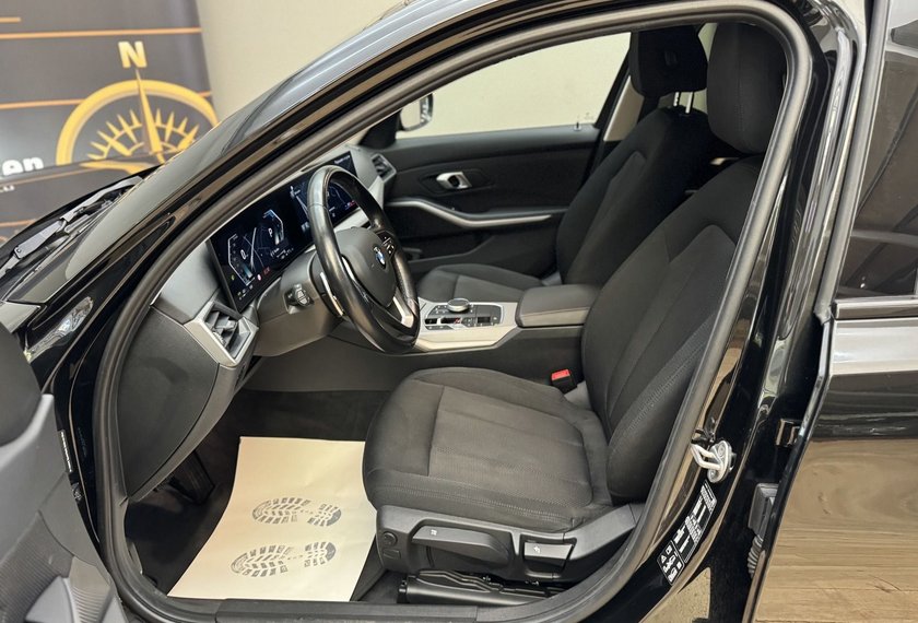 BMW 320 320 d Touring xDrive *LED*AHK*Curved*Shadow*MJ23