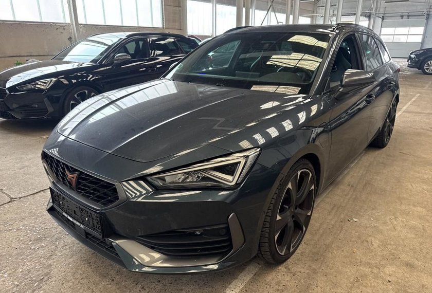 Cupra Leon Leon SP VZ 1.4 TSI e-HYBRID DSG Kamera/19/Navi/