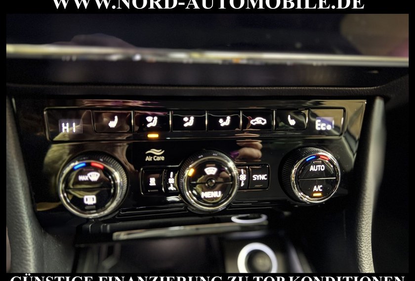 Skoda Superb Superb iV Limousine Style 1.4 TSI DSG Side&amp;Lane