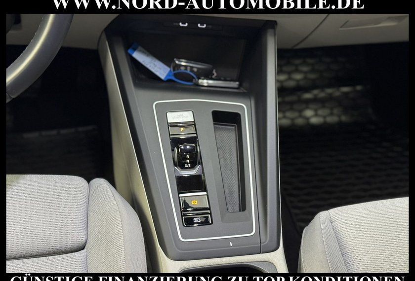 Volkswagen Golf Golf VIII Lim.1.5 eTSI DSG Head-Up/Side&amp;Lane/Nav