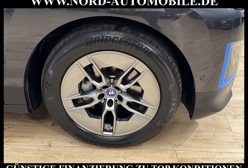 BMW iX iX 40 xDrive *AHK*PANO*360KAM*HARMAN*UPE:94*