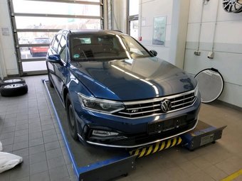 Volkswagen Passat Variant Passat Variant R-Line 2.0 TDI DSG Matrix/Kamera/