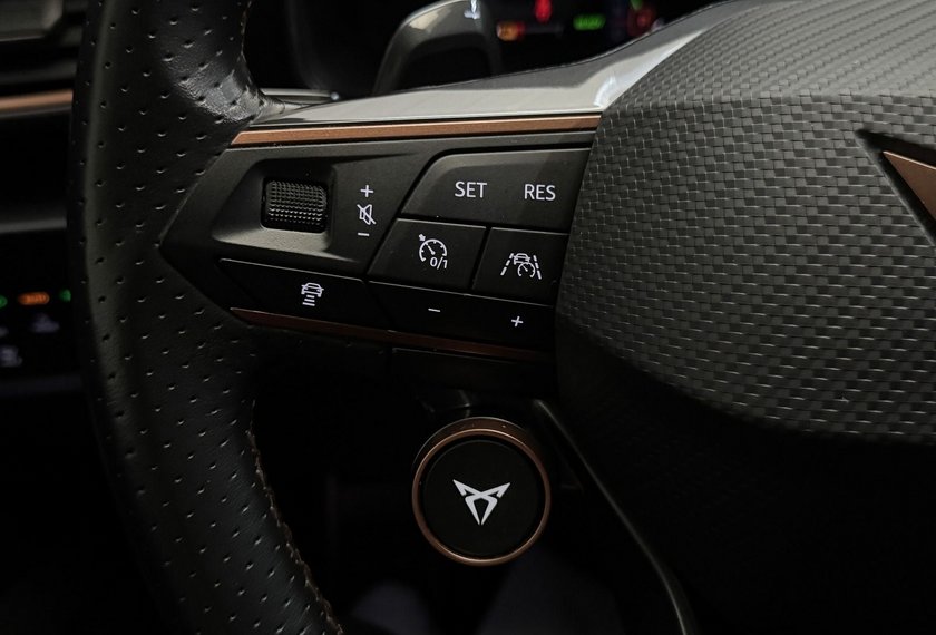 Cupra Leon Leon VZ 1.4 TSI e-HYBRID DSG Navi/LED/ACC/19/