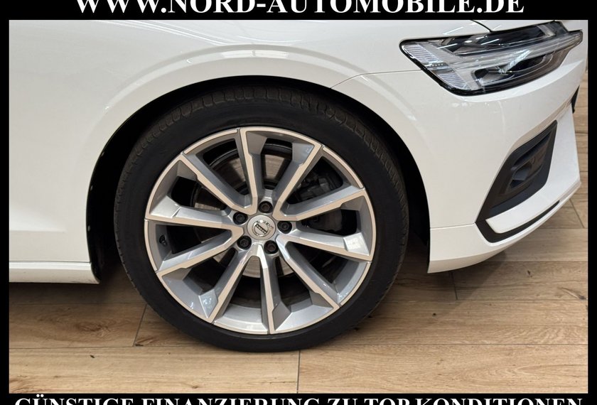 Volvo V60 V60 Kombi B3 Benzin Momentum Pro*STHZ*19ZOLL*KAM